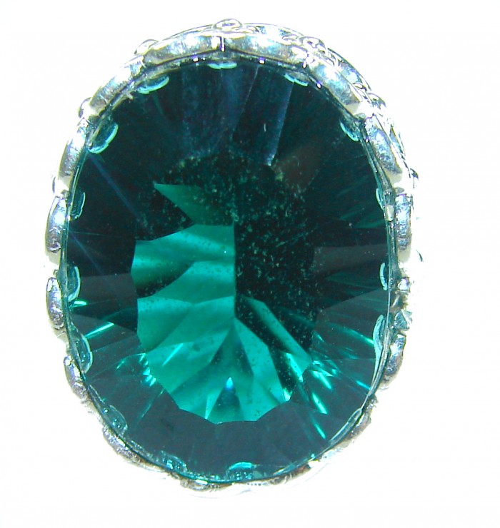 Exotic Beauty oval cut 17.5 carat Helenite .925 Sterling Silver handmade Ring s. 8 adjustable - Close-up of oval cut 17.5 carat Helenite in .925 sterling silver setting