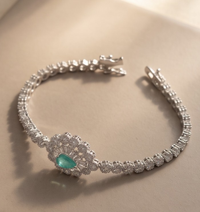 Estelle - Authentic 3.2 carat COLOMBIAN EMERALD .925 Sterling Silver handcrafted Statement Bracelet - Emerald bracelet side view with clasp detail.