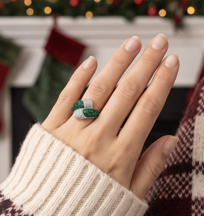 Precious Emerald bow- mystery setting authentic 16.2 carat Emerald .925 Sterling Silver Eternity Ring size 7 1/2 - Emerald bow ring, mystery setting, worn on hand, holiday backdrop.