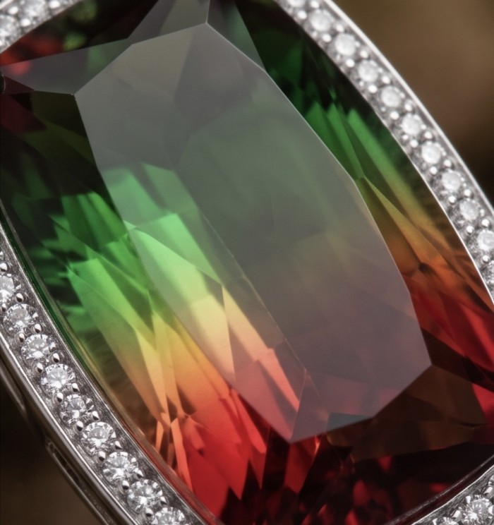 Isabella 18.2 carat baquete cut Brazilian Tourmaline .925 Sterling Silver Perfectly handcrafted pendant - Stone close-up of Isabella 18.2 carat Brazilian Tourmaline jewelry piece