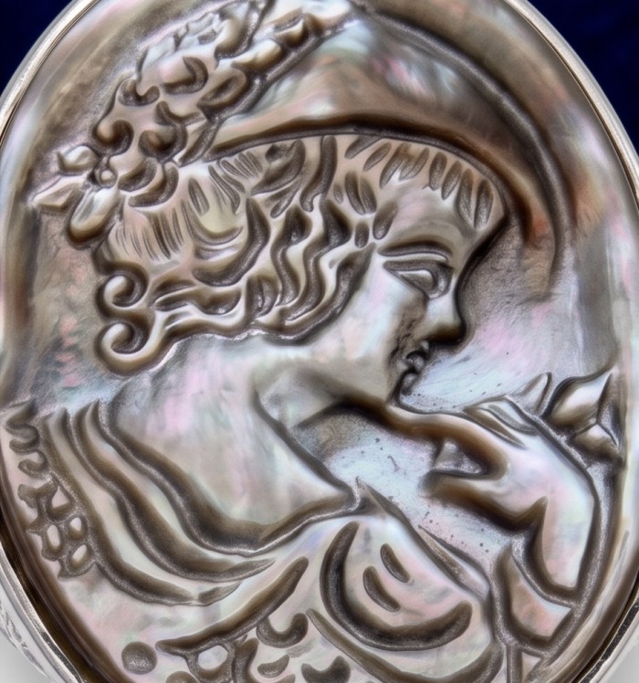 Vintage design Genuine Cameo Rainbow Abalone .925 Sterling Silver handcrafted Large ring; s. 8 - Side view of vintage cameo in rainbow abalone and sterling silver.