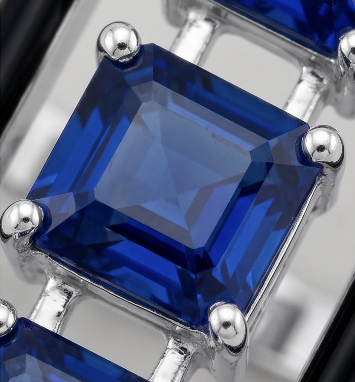 Art Deco 6.2 carat Sapphire black enamel .925 Sterling Silver handcrafted Ring size 6 1/4 - Close-up of Art Deco sapphire in sterling silver setting
