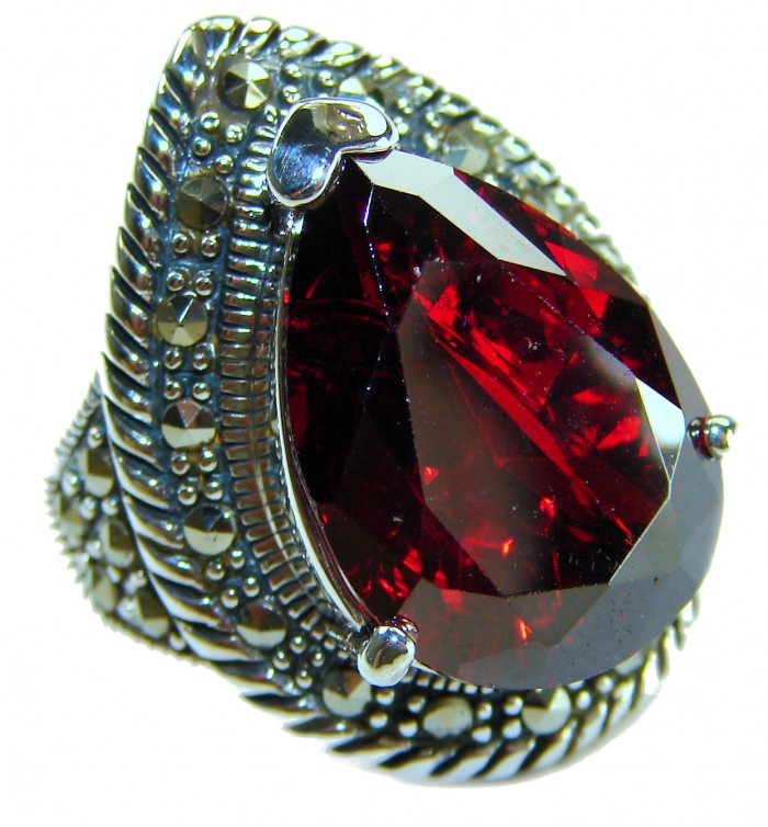 Bella Rosa Genuine 26.2 CARAT Star Ruby .925 Sterling Silver Large Statement Ring size 9 - Close-up of Bella Rosa 26.2 carat star ruby in sterling silver setting.