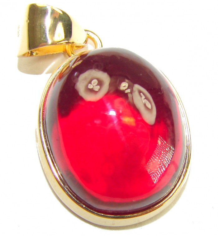 Francesca - authentic 22.5 carat Star Ruby 18K Gold over .925 Sterling Silver handcrafted Pendant - Close-up of Francesca 22.5 carat Star Ruby in 18K Gold setting.