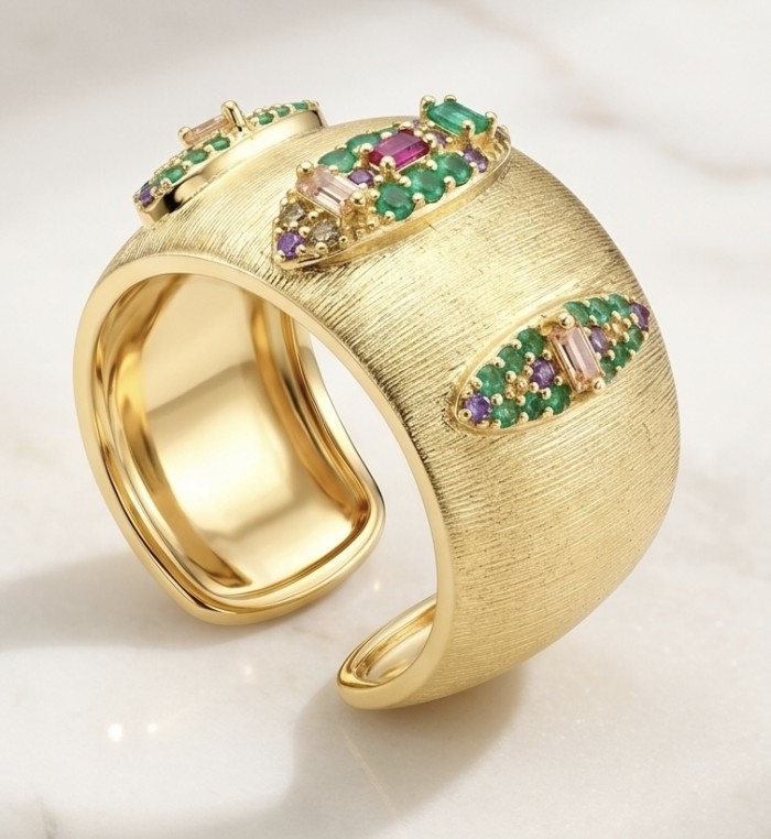 Byzantine design Authentic 4.2 carat 18K Gold over .925 Sterling Silver handcrafted Large Ring s. 8 - Byzantine gold ring, stone detail, close-up angle.