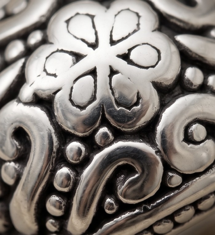 Mantra Solid Bali made .925 Sterling Silver ring size 6 - Close-up of the intricate detailing on a Mantra Bali silver ring.