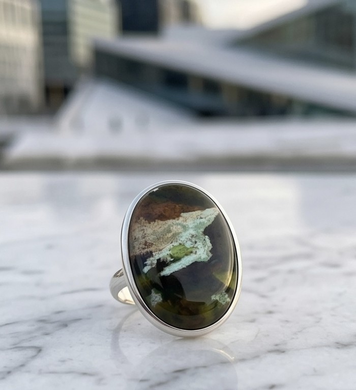 Huge authentic Kambaba Jasper .925 Sterling Silver handcrafted Ring s. 9 - Close-up of Kambaba Jasper ring on marble surface.