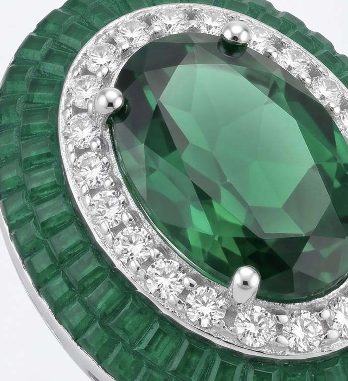 Julietta 12.5 carat Colombian Emerald .925 Sterling Silver handmade Statement earrings - Close-up of Julietta 12.5 carat Colombian Emerald in sterling silver.