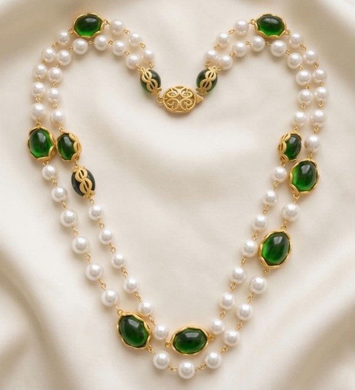 Back to Nature Huge Aventurine Fluorite Jade . 925 Sterling Silver handmade necklace - Green gemstone and pearl necklace arranged in heart shape on fabric.