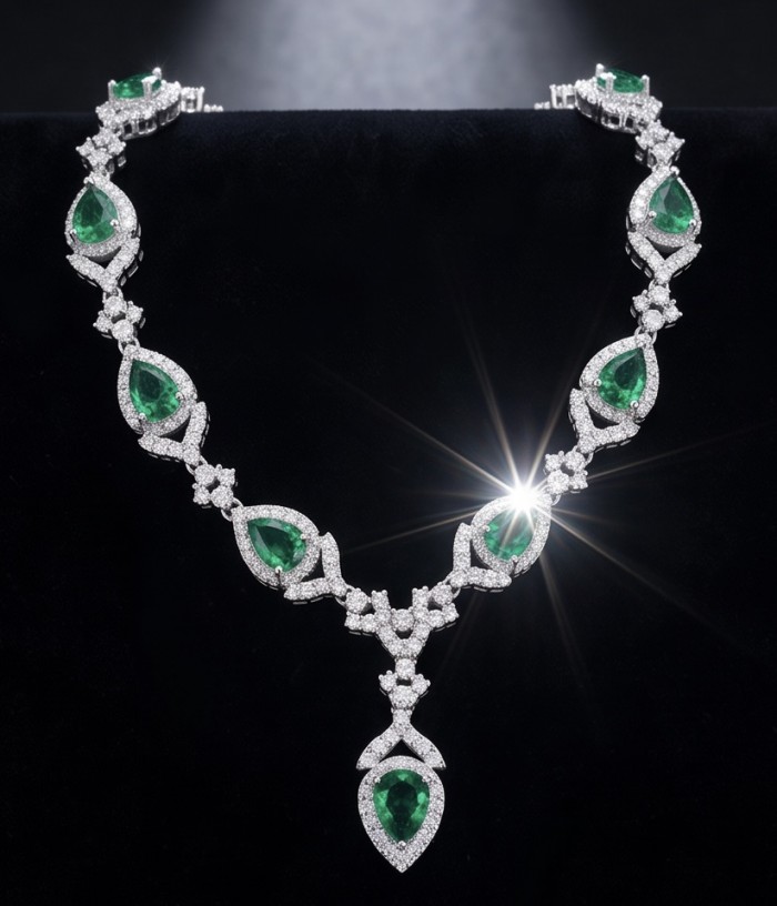 Vintage style- 10.5 carat authentic Tsavorite Garnet .925 Sterling Silver handcrafted necklace - Vintage-style necklace with pear-cut Tsavorite Garnets, front view