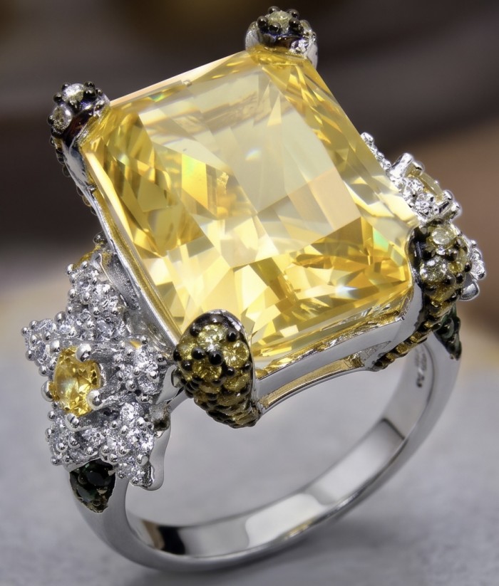 Real Art! - Luxurious bauqette cut 21.9 carat Yellow Sapphire .925 Sterling Silver rhodium over handcrafted Ring s. 8 1/4 - Close-up of luxurious 21.9 carat yellow sapphire ring.