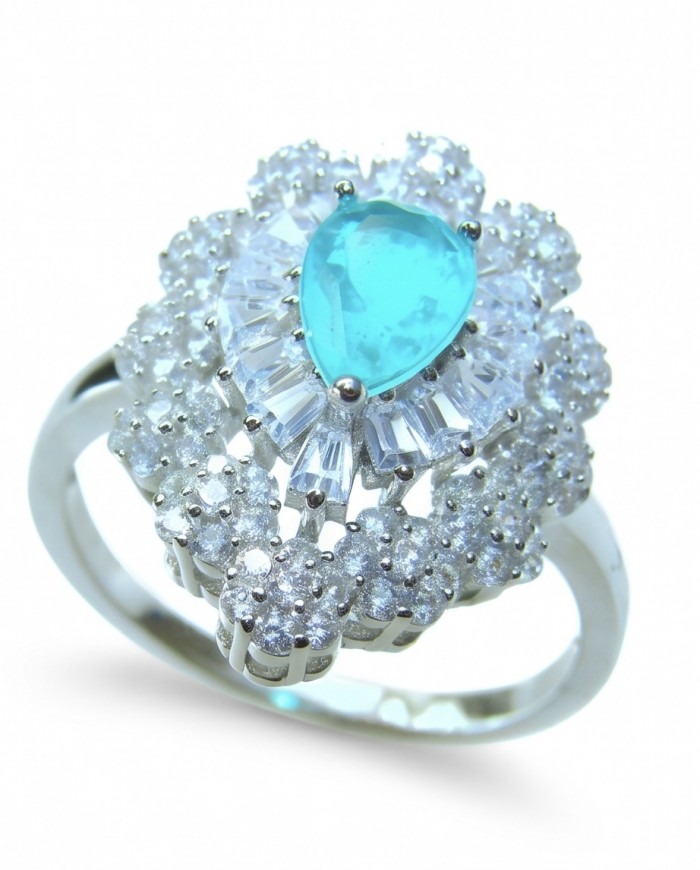 Estelle - Authentic 3.1 carat COLOMBIAN EMERALD .925 Sterling Silver handcrafted Ring size 7 1/2 - Close-up of Estelle ring, 3.1 ct Colombian emerald, sterling silver