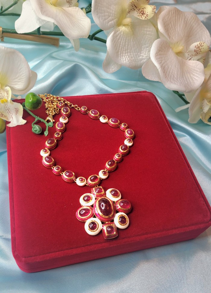Outstanding - Red Rose - Authentic Kashmir 155.8 carat Ruby Enamel 18K Gold over .925 Sterling Silver handcrafted Station necklace - Elegant ruby necklace displayed on red velvet with white orchids